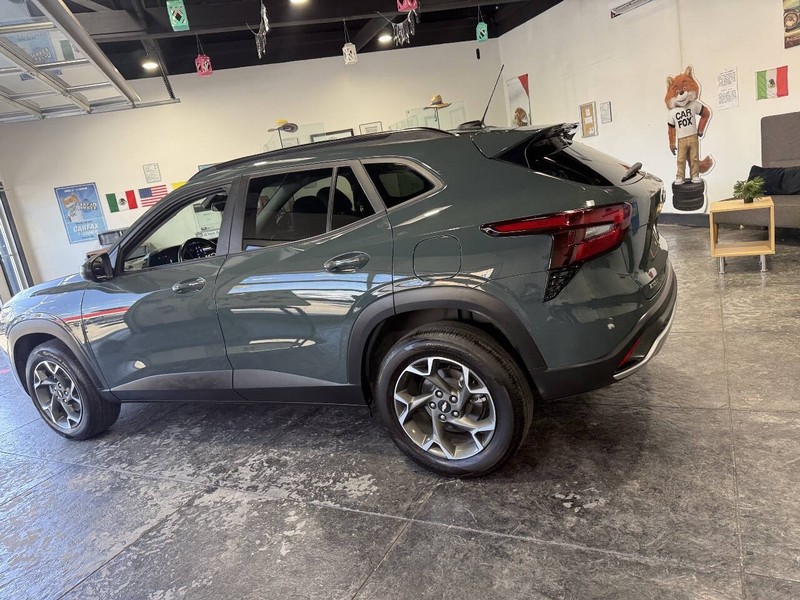 Chevrolet Trax Vehicle Full-screen Gallery Image 16