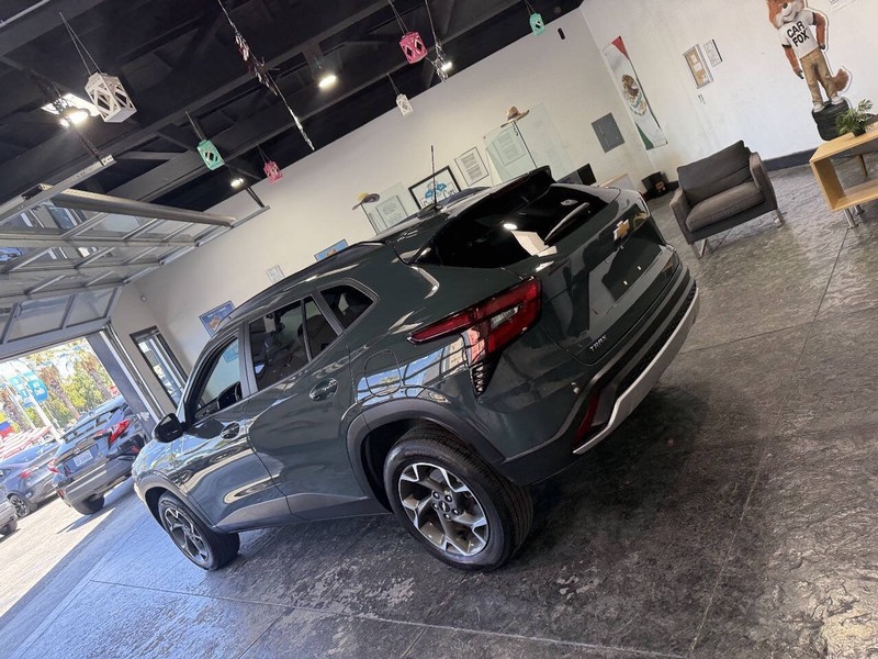 Chevrolet Trax Vehicle Full-screen Gallery Image 18