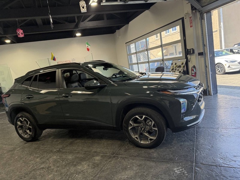 Chevrolet Trax Vehicle Full-screen Gallery Image 32