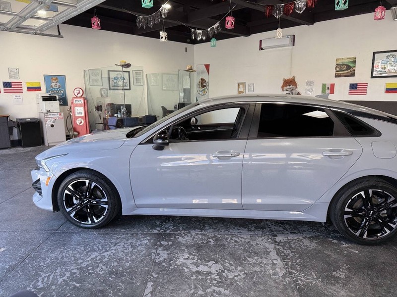 Kia K5 Vehicle Full-screen Gallery Image 15