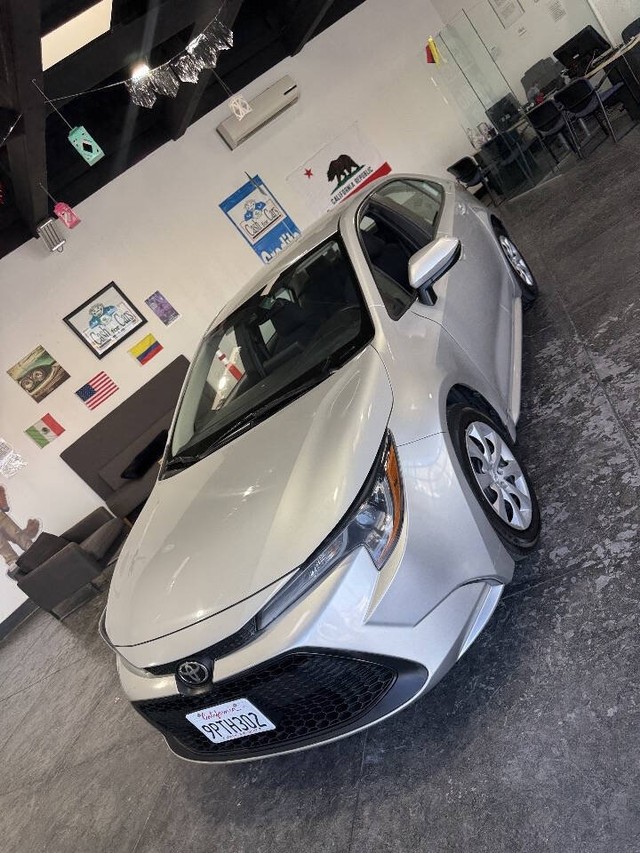 Toyota Corolla Vehicle Full-screen Gallery Image 08