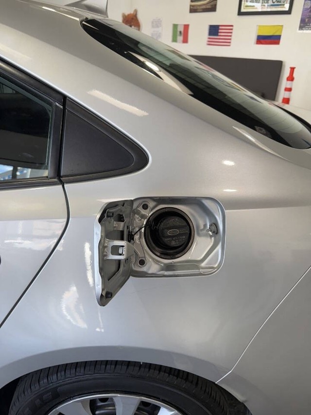 Toyota Corolla Vehicle Full-screen Gallery Image 37