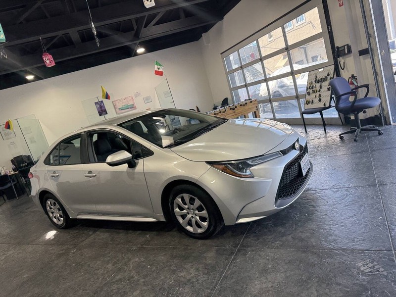 Toyota Corolla Vehicle Full-screen Gallery Image 46