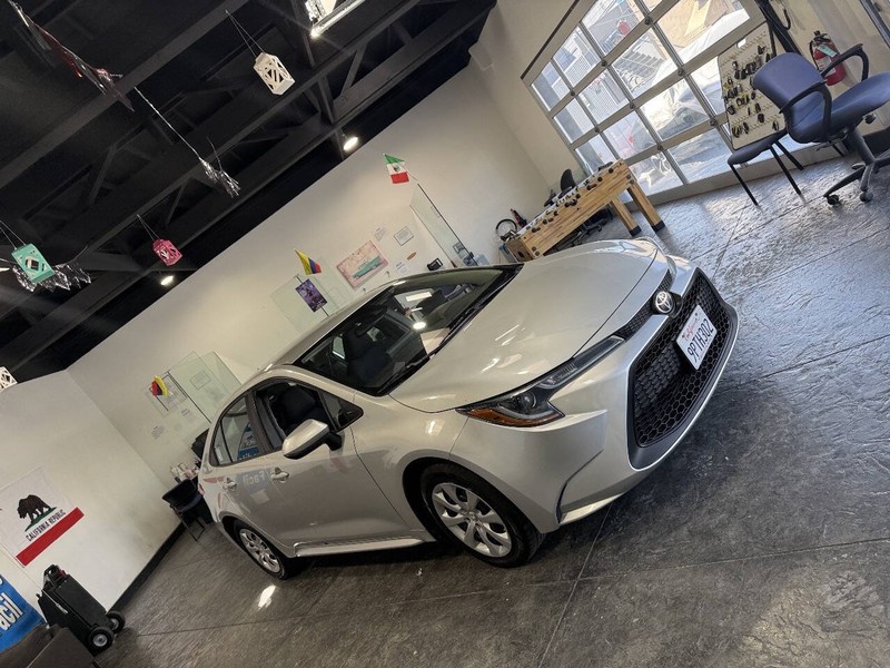 Toyota Corolla Vehicle Full-screen Gallery Image 50