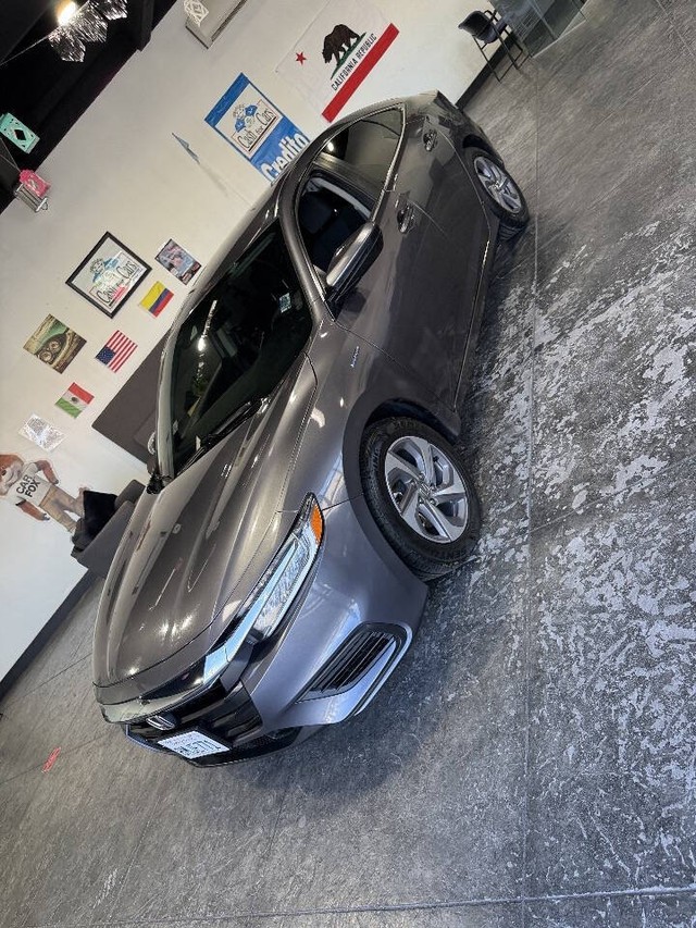 Honda Insight Vehicle Full-screen Gallery Image 10