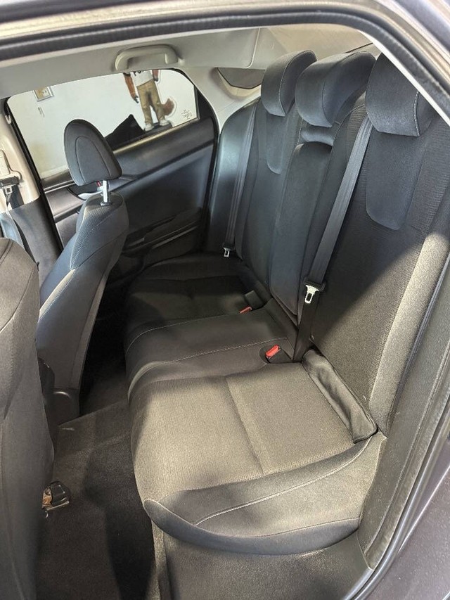 Honda Insight Vehicle Full-screen Gallery Image 44