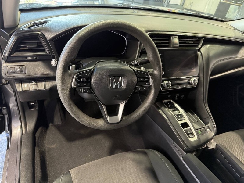 Honda Insight Vehicle Full-screen Gallery Image 40