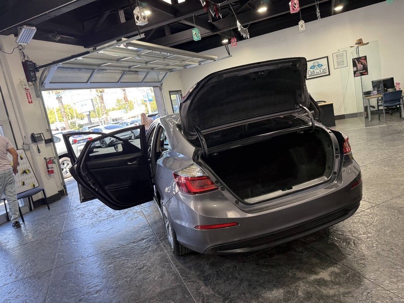 Honda Insight Vehicle Full-screen Gallery Image 46