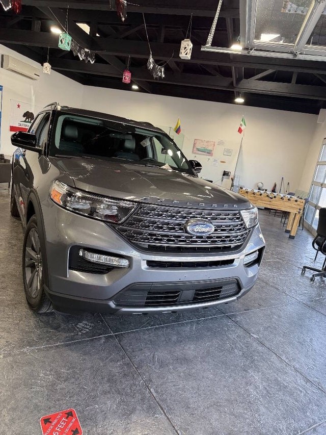 Ford Explorer Vehicle Full-screen Gallery Image 49