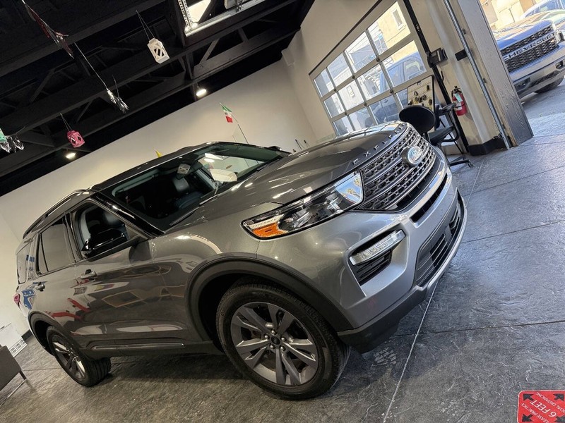 Ford Explorer Vehicle Full-screen Gallery Image 43