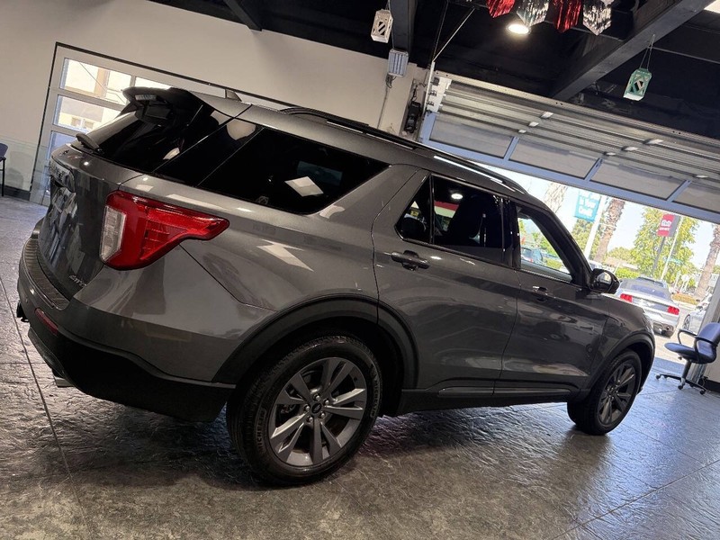Ford Explorer Vehicle Full-screen Gallery Image 48