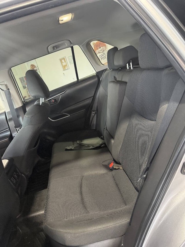 Toyota RAV4 Vehicle Full-screen Gallery Image 49