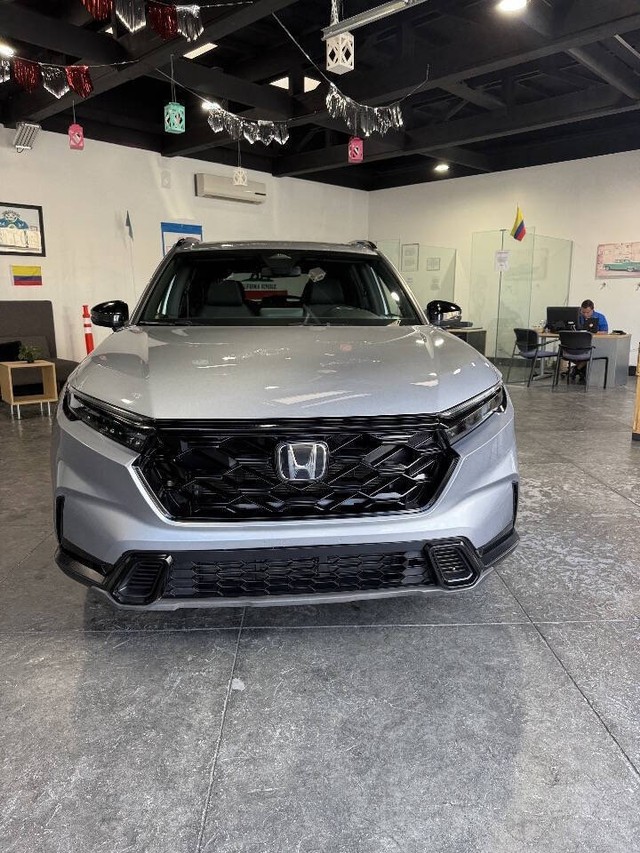Honda CR-V Hybrid Vehicle Full-screen Gallery Image 40