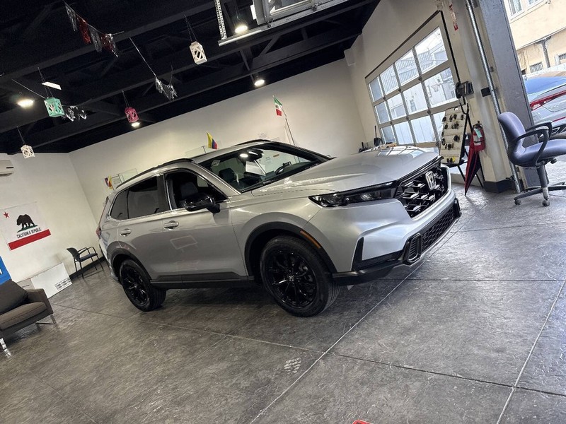 Honda CR-V Hybrid Vehicle Full-screen Gallery Image 12