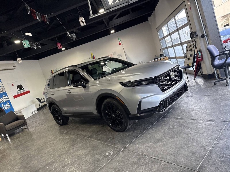 Honda CR-V Hybrid Vehicle Full-screen Gallery Image 13