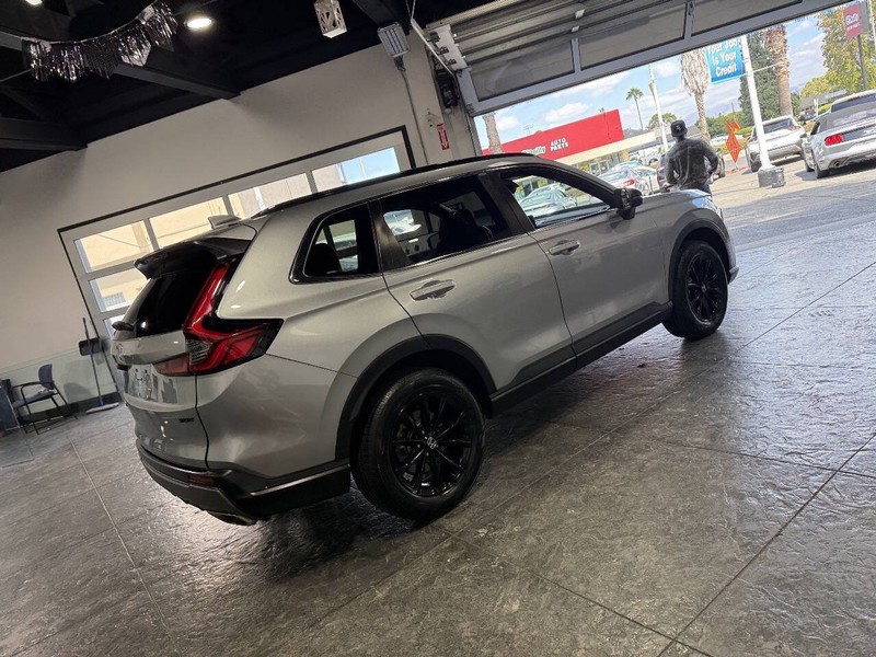 Honda CR-V Hybrid Vehicle Full-screen Gallery Image 20