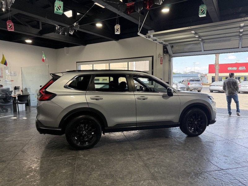 Honda CR-V Hybrid Vehicle Full-screen Gallery Image 22