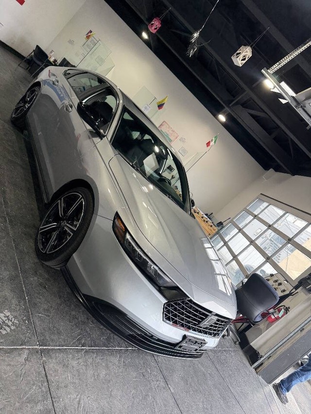 Honda Accord Hybrid Vehicle Full-screen Gallery Image 34