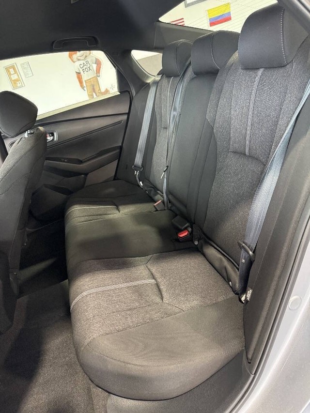 Honda Accord Hybrid Vehicle Full-screen Gallery Image 35