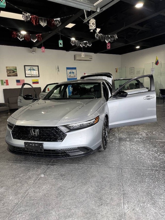 Honda Accord Hybrid Vehicle Full-screen Gallery Image 44
