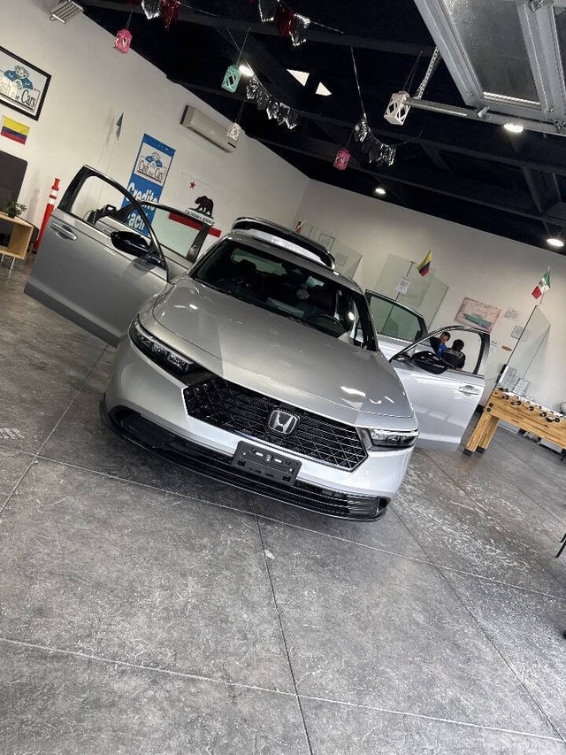 Honda Accord Hybrid Vehicle Full-screen Gallery Image 49