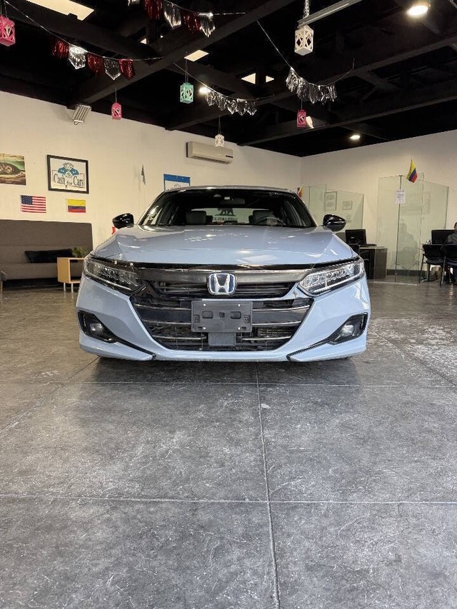 Honda Accord Hybrid Vehicle Full-screen Gallery Image 03