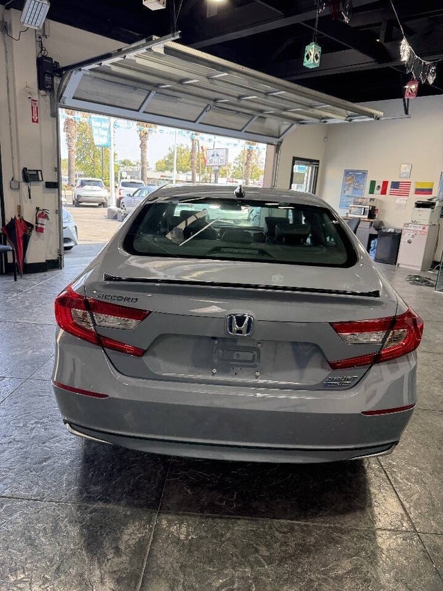 Honda Accord Hybrid Vehicle Full-screen Gallery Image 29