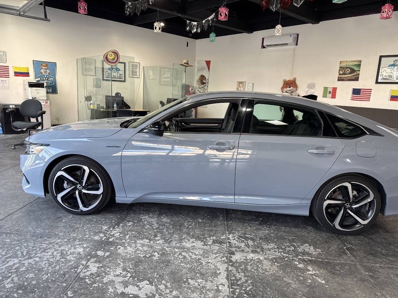 Honda Accord Hybrid Vehicle Full-screen Gallery Image 14