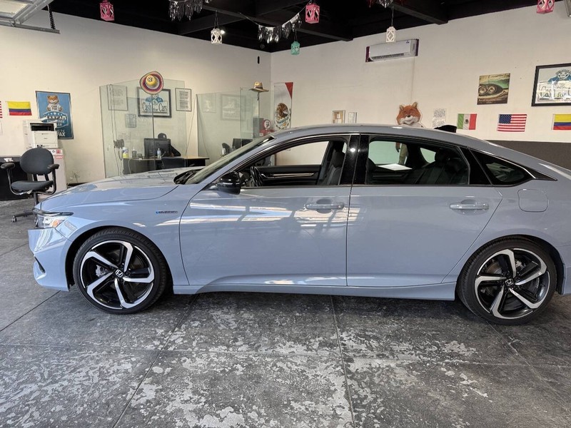 Honda Accord Hybrid Vehicle Full-screen Gallery Image 16