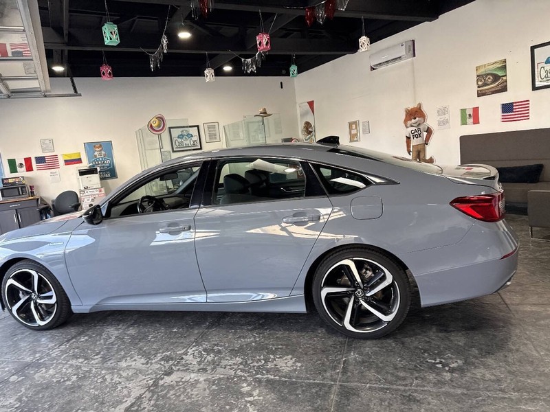 Honda Accord Hybrid Vehicle Full-screen Gallery Image 17