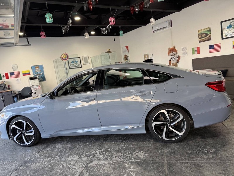 Honda Accord Hybrid Vehicle Full-screen Gallery Image 18