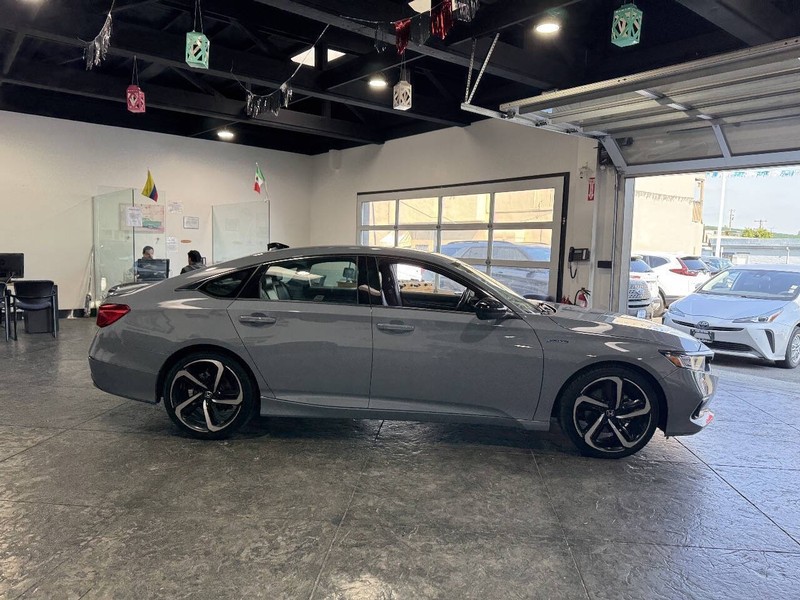 Honda Accord Hybrid Vehicle Full-screen Gallery Image 38