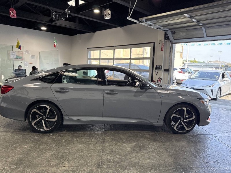 Honda Accord Hybrid Vehicle Full-screen Gallery Image 39