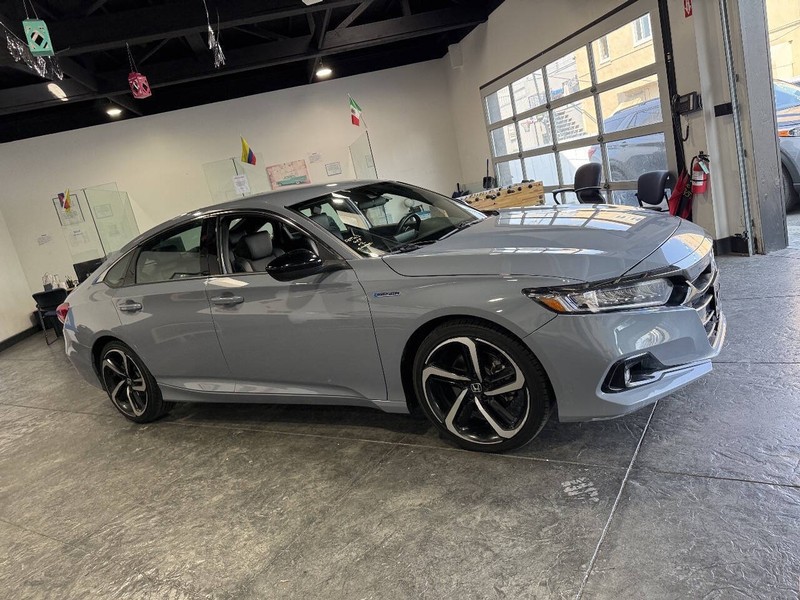 Honda Accord Hybrid Vehicle Full-screen Gallery Image 42