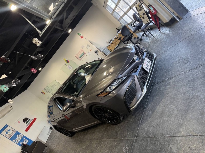 Toyota Camry Vehicle Full-screen Gallery Image 37