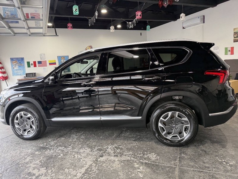 Hyundai Santa Fe Hybrid Vehicle Full-screen Gallery Image 14