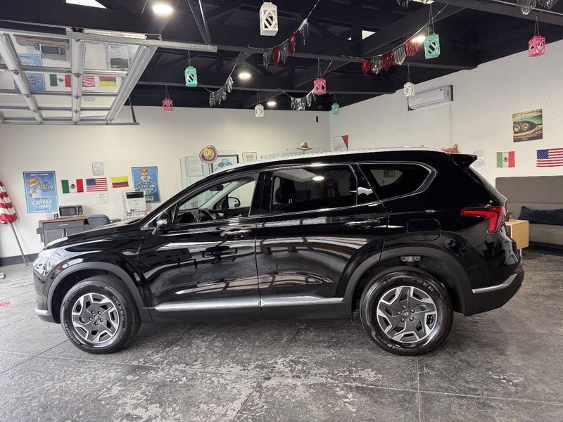 Hyundai Santa Fe Hybrid Vehicle Full-screen Gallery Image 17