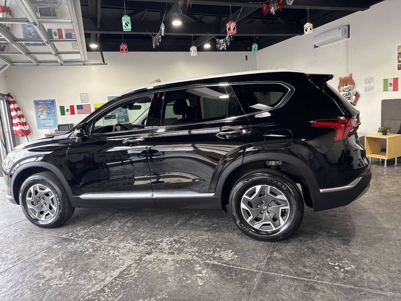 Hyundai Santa Fe Hybrid Vehicle Full-screen Gallery Image 18