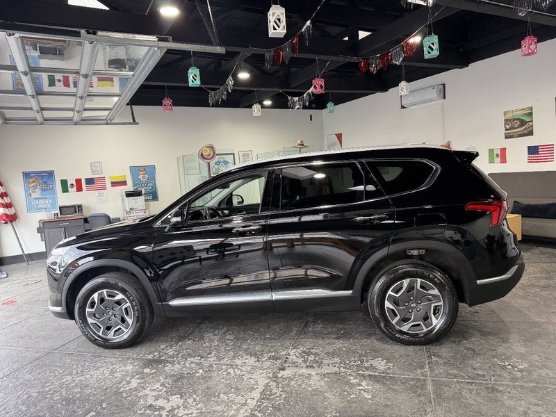 Hyundai Santa Fe Hybrid Vehicle Full-screen Gallery Image 22