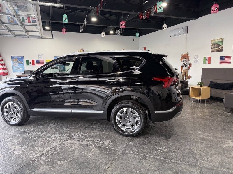 Hyundai Santa Fe Hybrid Vehicle Full-screen Gallery Image 25