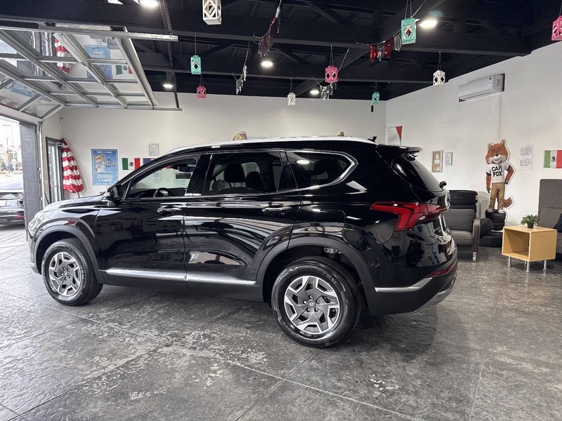 Hyundai Santa Fe Hybrid Vehicle Full-screen Gallery Image 28