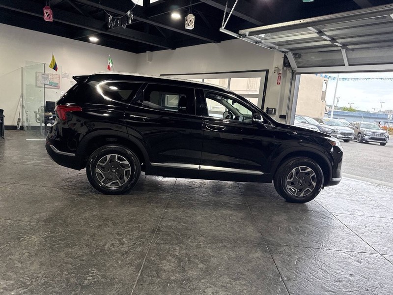 Hyundai Santa Fe Hybrid Vehicle Full-screen Gallery Image 38