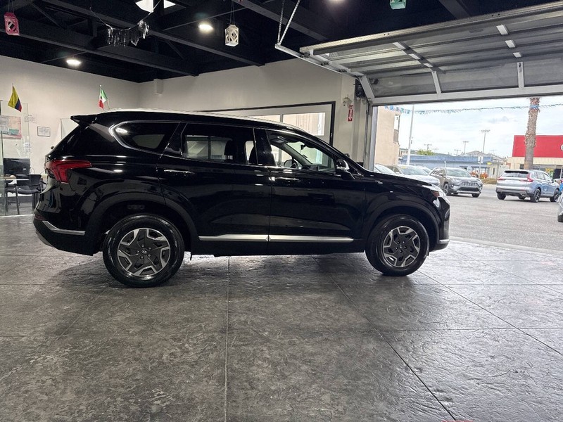 Hyundai Santa Fe Hybrid Vehicle Full-screen Gallery Image 40