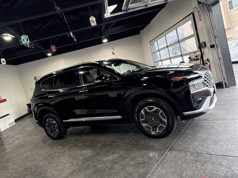 Hyundai Santa Fe Hybrid Vehicle Full-screen Gallery Image 44