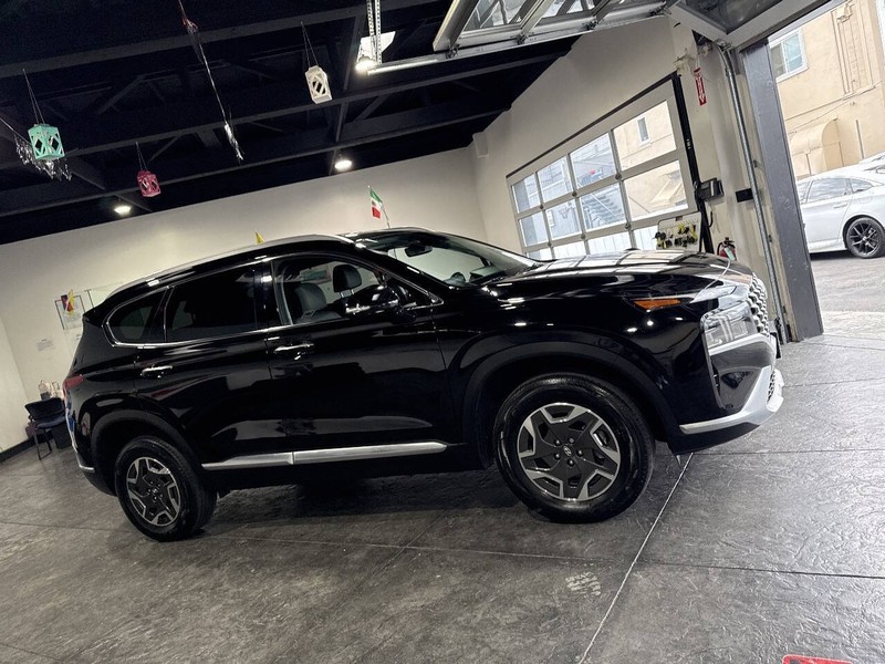 Hyundai Santa Fe Hybrid Vehicle Full-screen Gallery Image 46