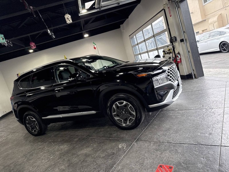 Hyundai Santa Fe Hybrid Vehicle Full-screen Gallery Image 49
