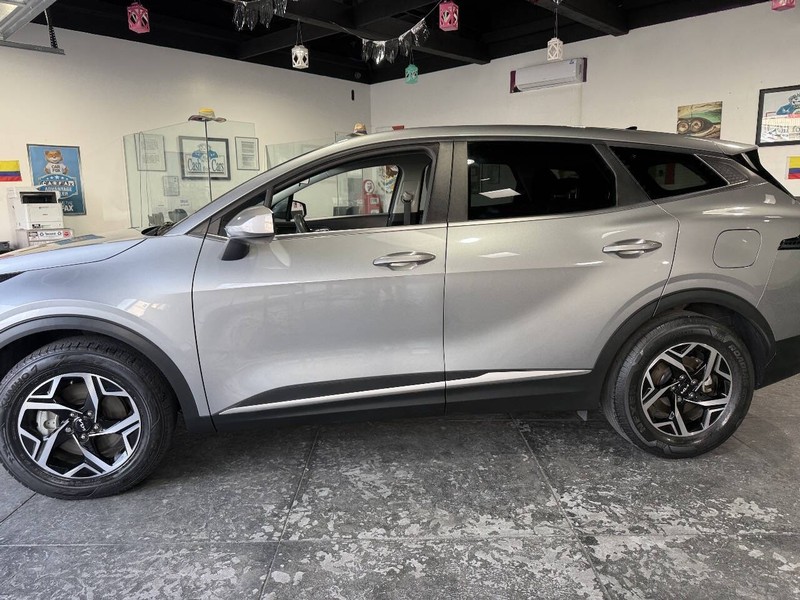 Kia Sportage Vehicle Full-screen Gallery Image 13