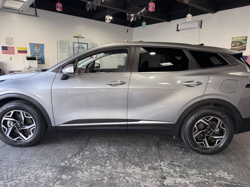 Kia Sportage Vehicle Full-screen Gallery Image 14