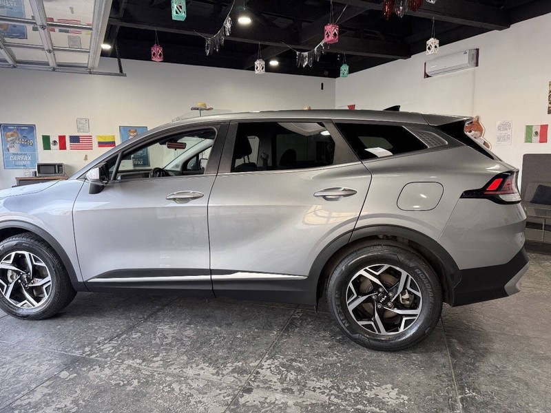 Kia Sportage Vehicle Full-screen Gallery Image 18
