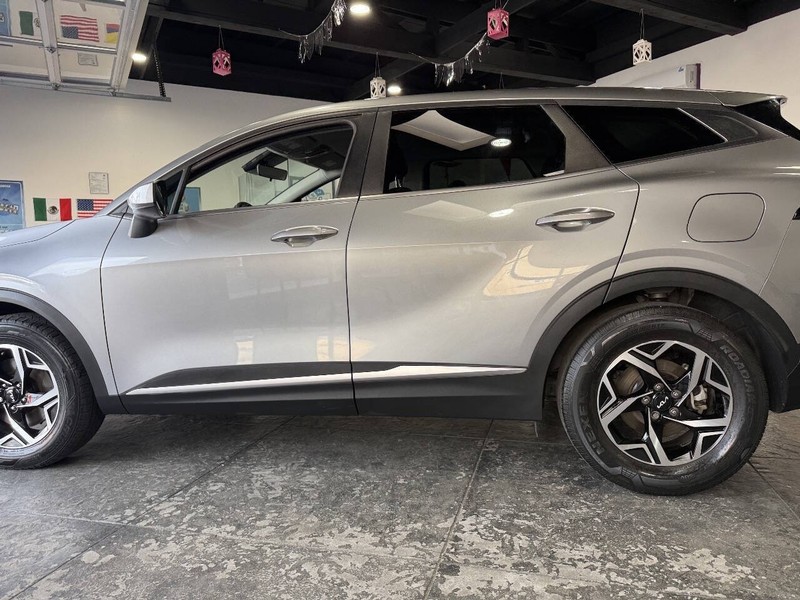 Kia Sportage Vehicle Full-screen Gallery Image 19